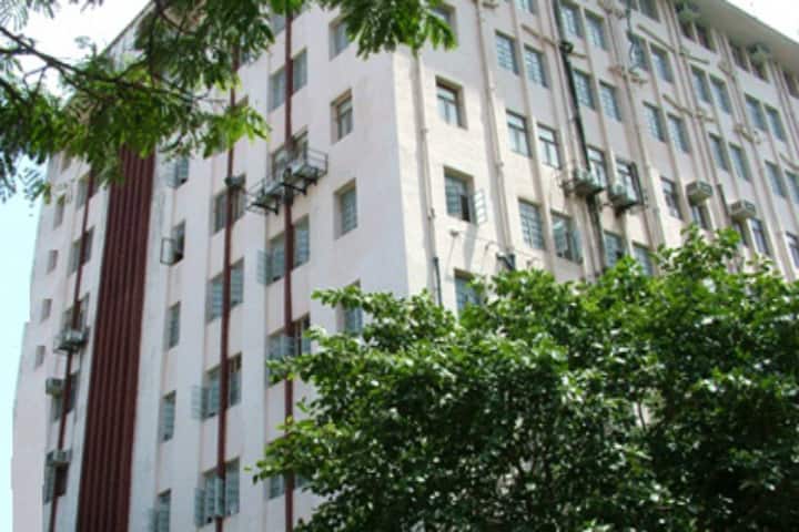 Principal KM Kundnani College of Pharmacy Mumbai